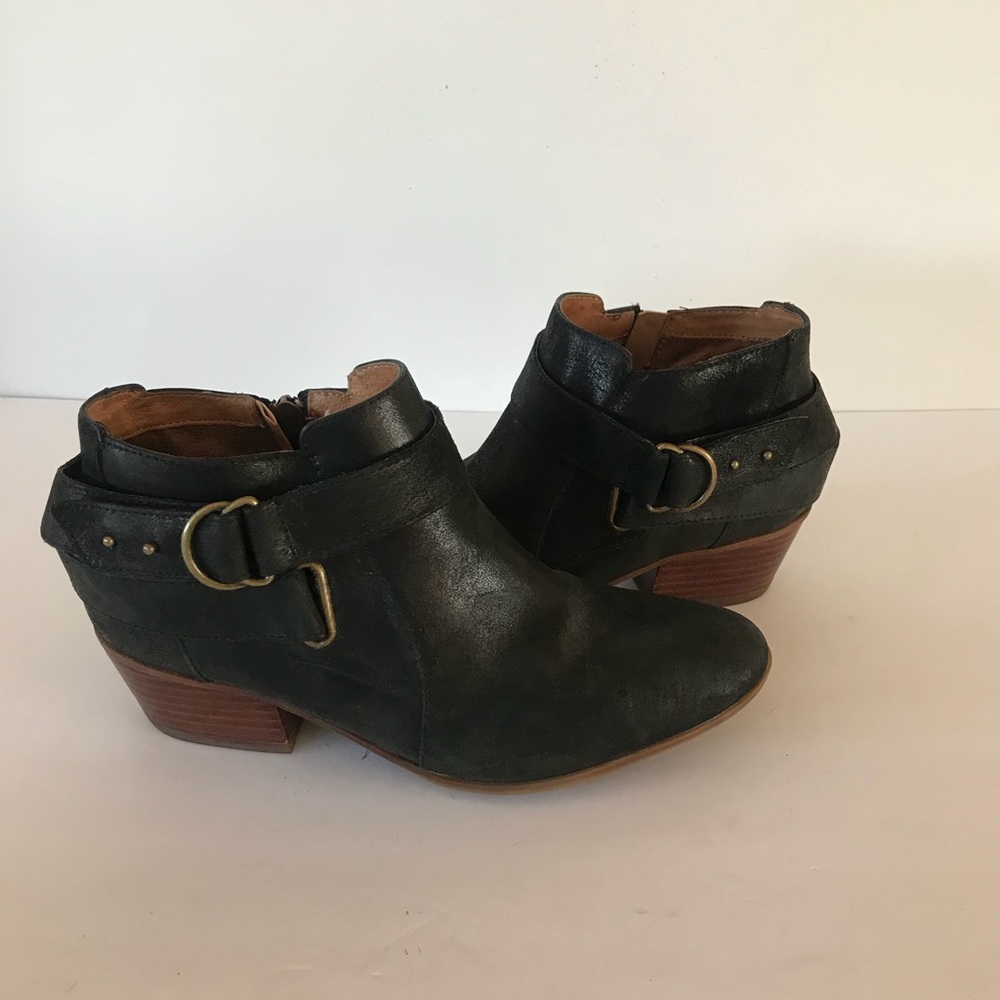 Clarks Black Leather Zip Ankle Boots 8M